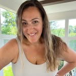 Stacy Gonzalez | Midsize Fashion + Curvy Mom Style + Daily Deals